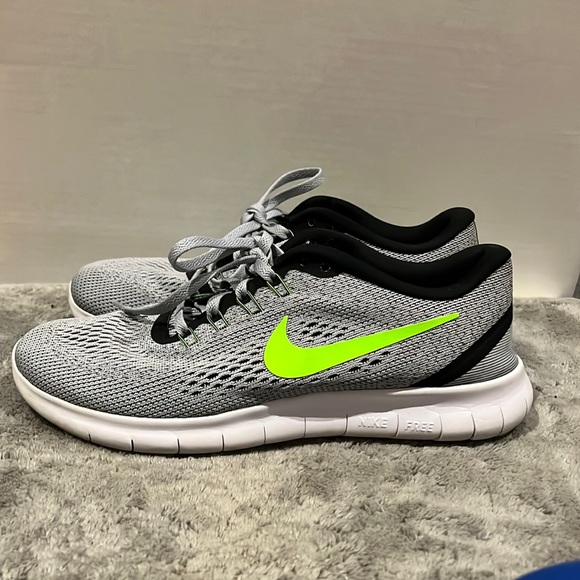 nike free powerlines womens green